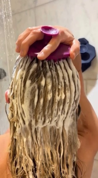 ScrubMeScalp Shower Routine Video (Passionate Purple)